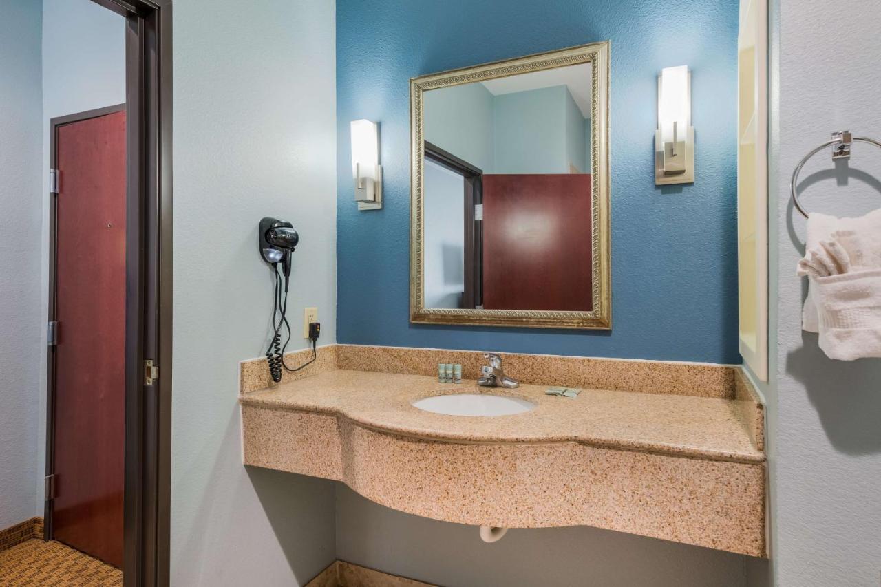 Best Western South Plains Inn & Suites Levelland Экстерьер фото